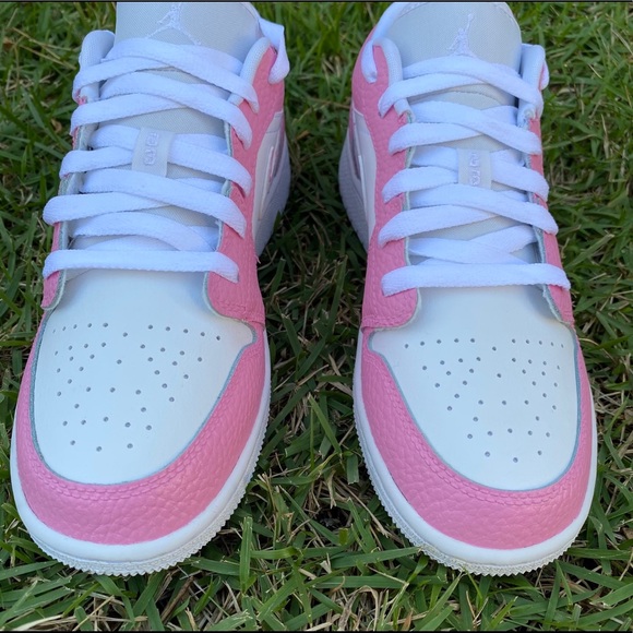 💓Custom Pink Air Jordan 1 Lows 💓 - Picture 3 of 3